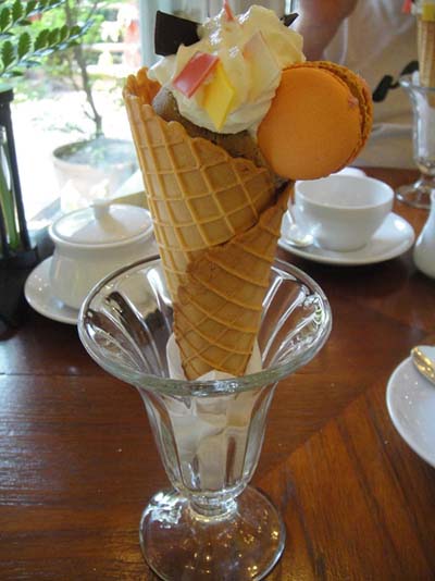 waffle cone ice cream sundae